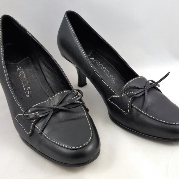 AEROSOLES Shoes - Aerosoles Size 7 Pumps Black Low Heel Leather Roll